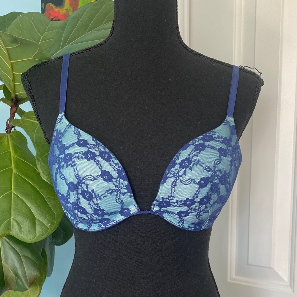 Victoria's Secret 32D Deep Navy Blue Floral Lace Push-Up Bra